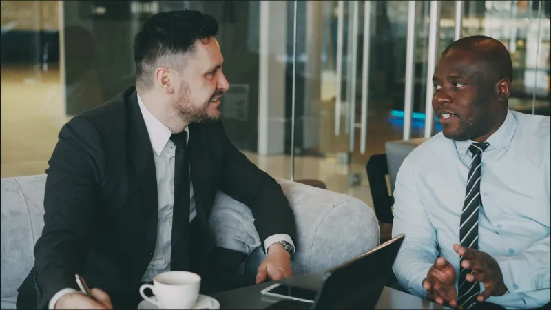 The Mentor Who Agrees With Everything May Be the Most Dangerous Person in Your Career